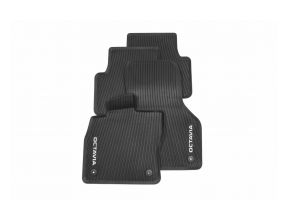 Jeu de 4 Tapis caoutchouc Octavia blanc (NX A8) 